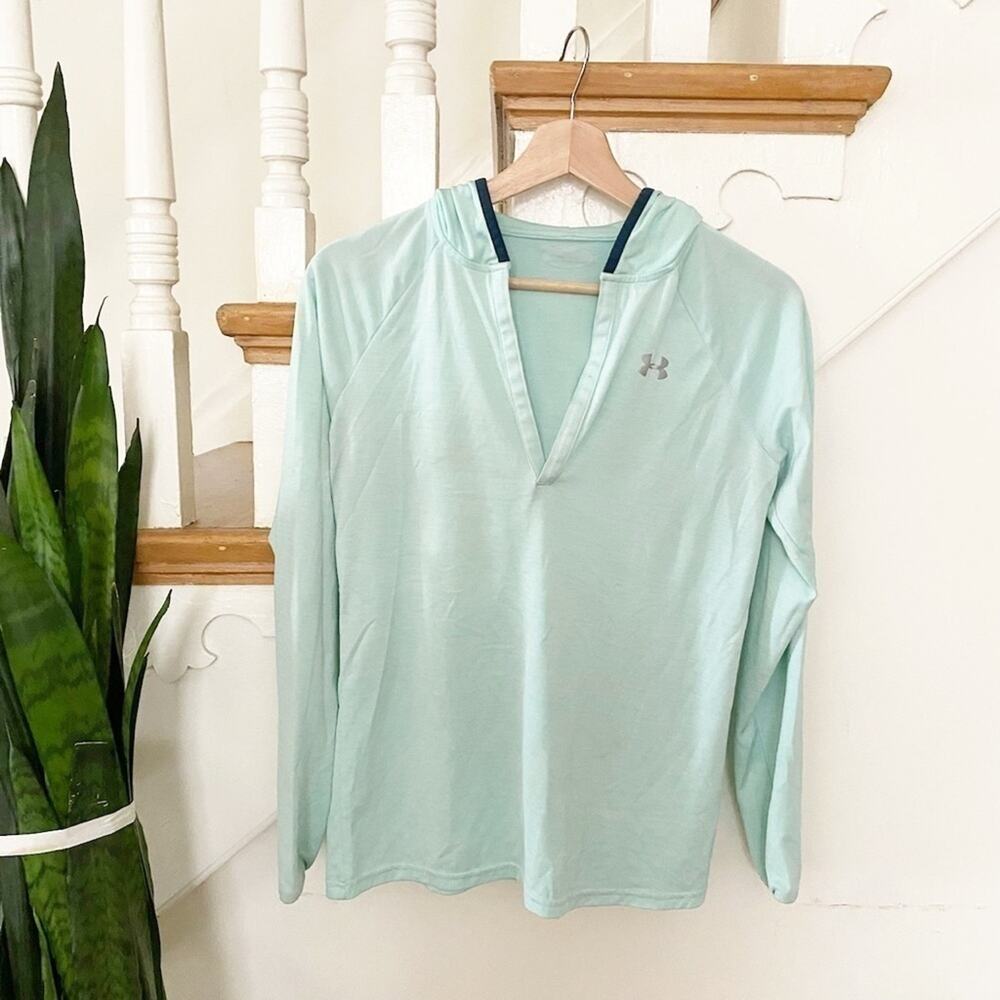 Under Armour Women's Mint Green Long Sleeve V-Neck Pullover Hoodie